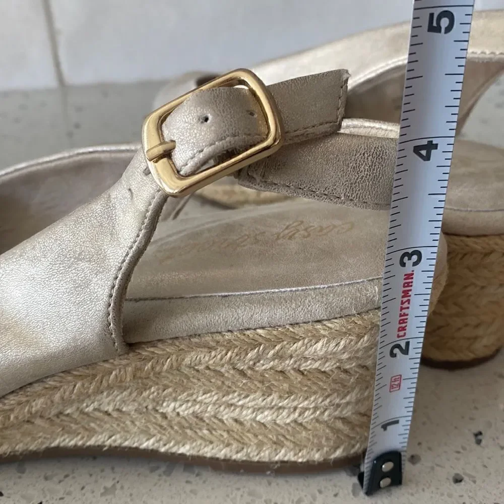 Easy Street Kindly Espadrille Slingback Wedge Gold Metallic Sandals Size 10
